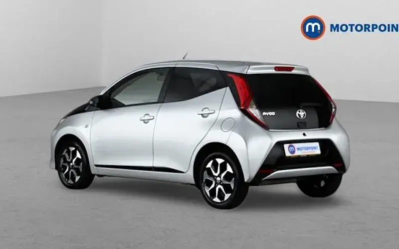 Used Toyota Aygo Trend 72 HP (52 kW) 2019 Silver Hatchback