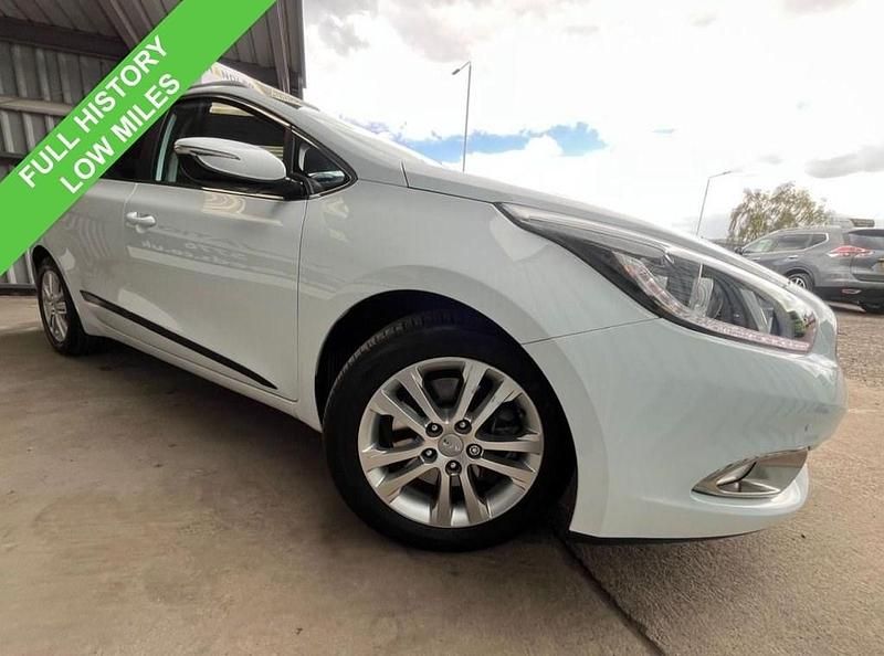 Used Kia Ceed Sportswagon 126 HP (92 kW) 2013 White Estate