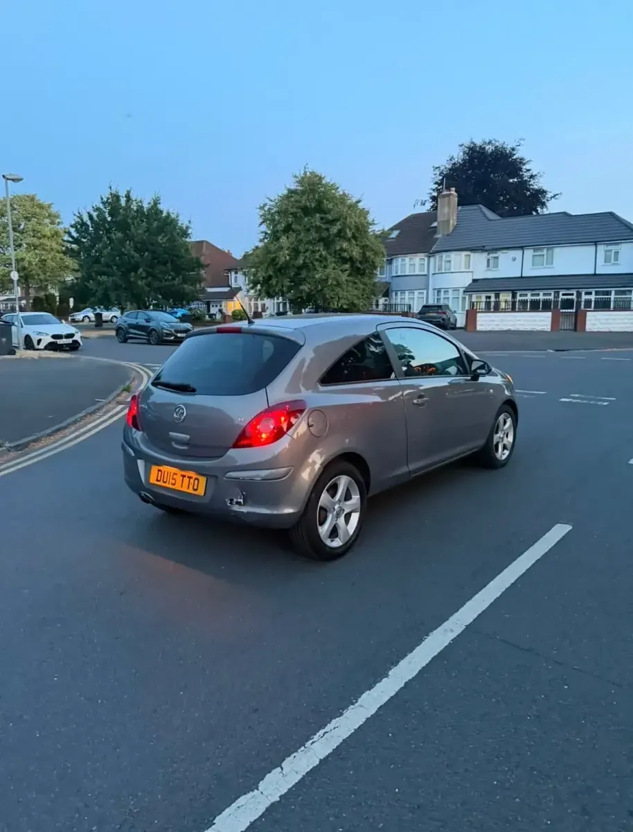 Used Vauxhall Corsa 100 HP (73 kW) 2015 Brown Hatchback