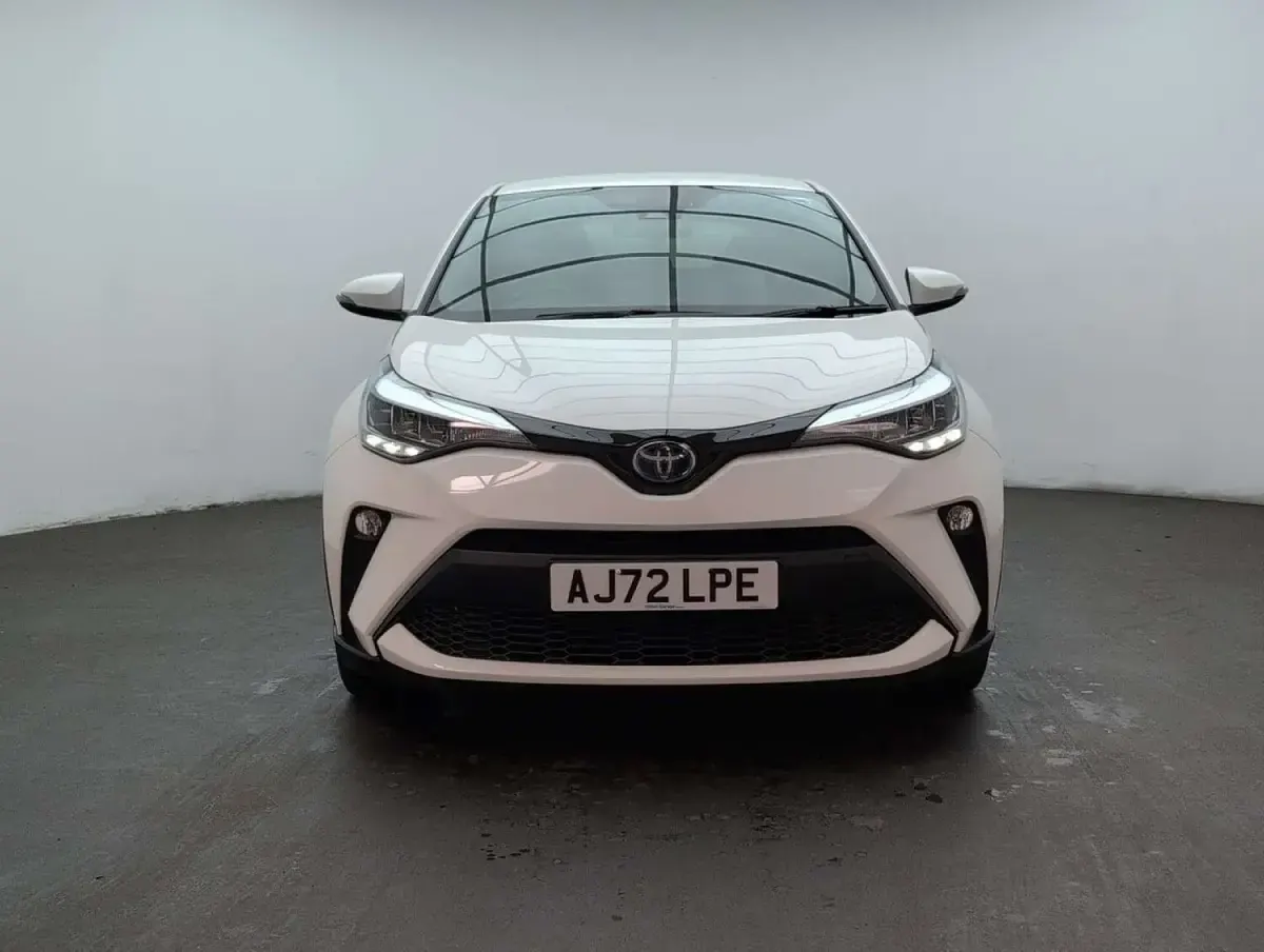 Used Toyota C-HR Design 122 HP (89 kW) 2022 White SUV