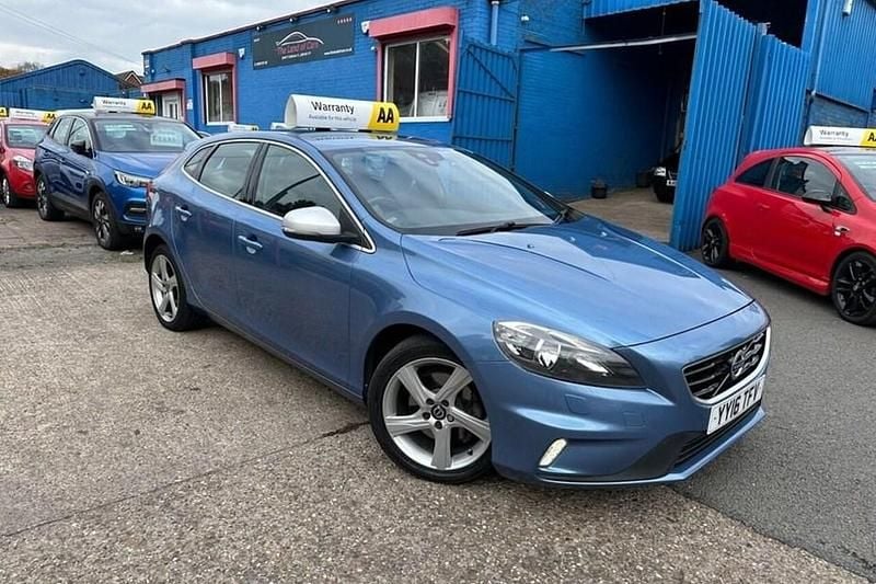 Blue Used 2016 Volvo V40 R-Design Estate | £5,995 (Good price) - Image 1/1