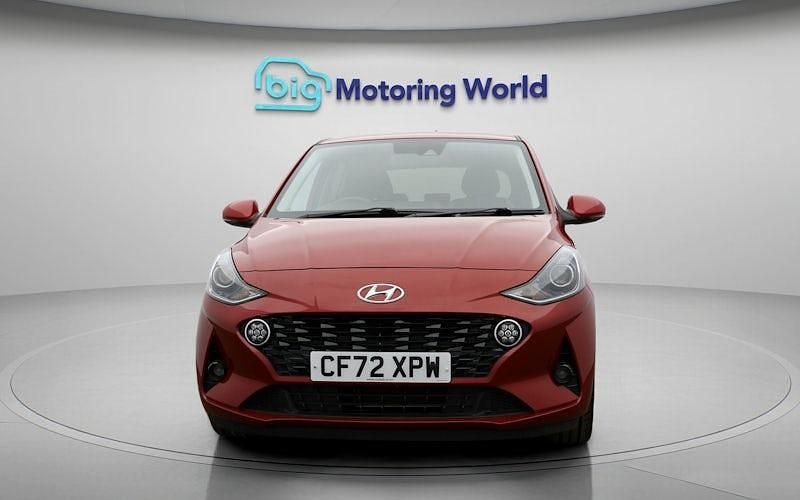 Used Hyundai i10 Premium 84 HP (61 kW) 2023 Red Hatchback