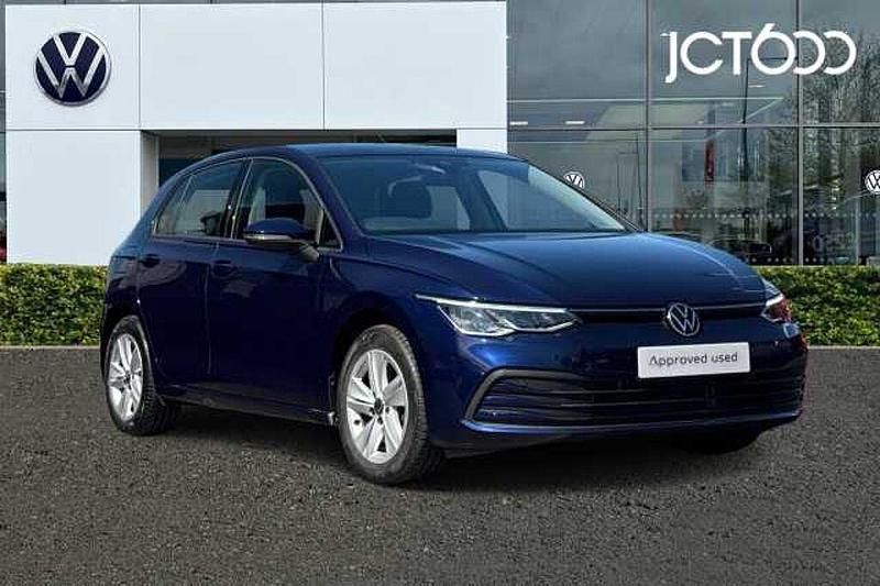Begagnad VW Golf VIII 110 HK (80 kW) 2022