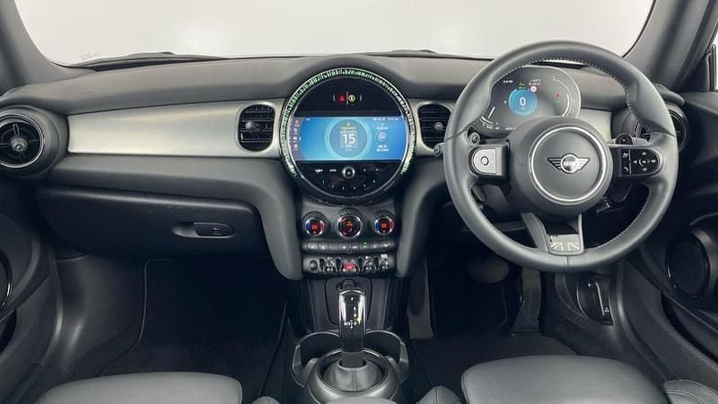 Usado Mini Cooper S Exclusive 176 HP (129 kW) 2023 Amarelo Citadino