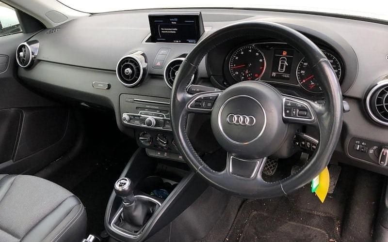 Used Audi A1 Sportback Sport 125 HP (91 kW) 2017 White Hatchback