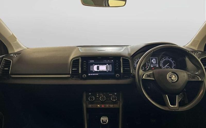 Used Skoda Karoq SE Technology 116 HP (85 kW) 2019 White SUV