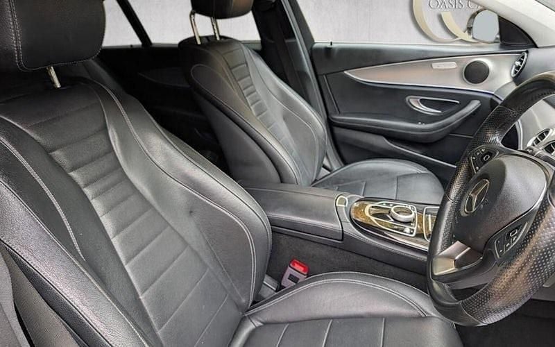 Used Mercedes E220 SE 194 HP (142 kW) 2020 Sedan