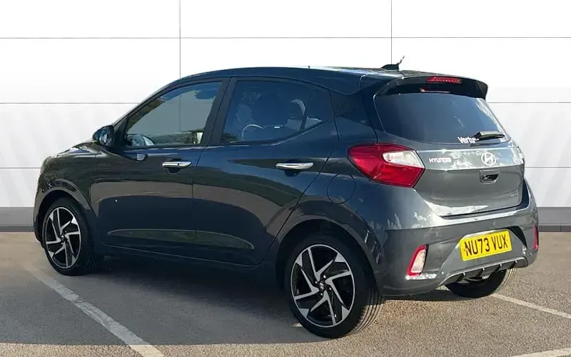 Used Hyundai i10 Premium 67 HP (49 kW) 2023 Hatchback