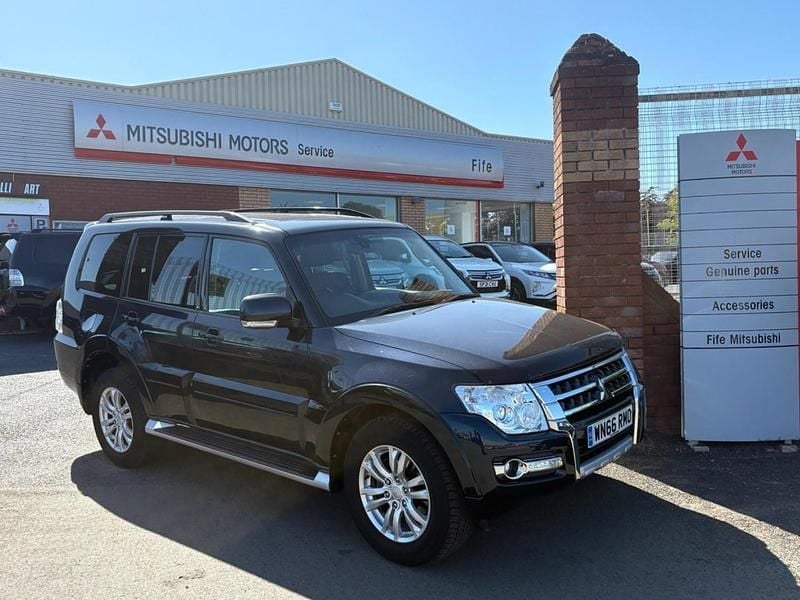 Green Used 2016 Mitsubishi Shogun SUV | £23,000 - Image 1/4