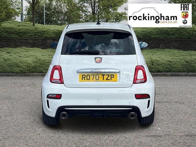 Begagnad Abarth 595 Turismo 165 HK (121 kW) 2020 Vit Halvkombi