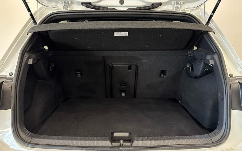 Used VW Golf VIII R-line 150 HP (110 kW) 2023 Hatchback