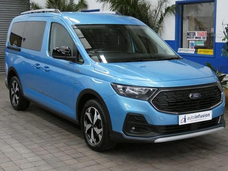 Used Ford Grand Tourneo Connect Active 114 HP (83 kW) 2023 Blue MPV