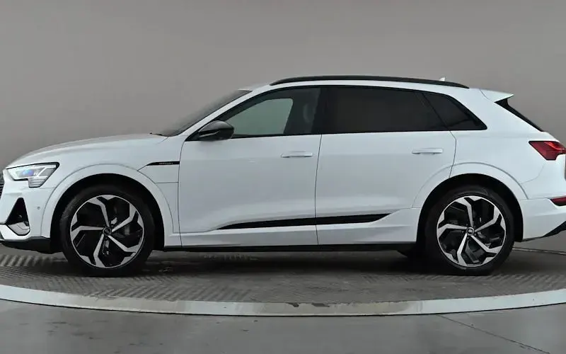 Used Audi e-tron Black Edition 300 kW (408 HP) 2022 White SUV