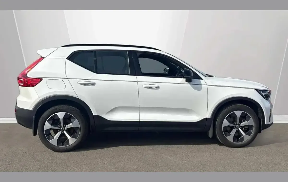Used Volvo XC40 Plus 161 HP (118 kW) 2024 White SUV