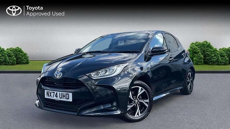 Used Toyota Yaris Hybrid Design 2024 Black Hatchback