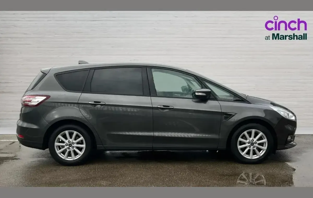 Begagnad Ford S-MAX Zetec 150 HK (110 kW) 2019 Grå Minibuss