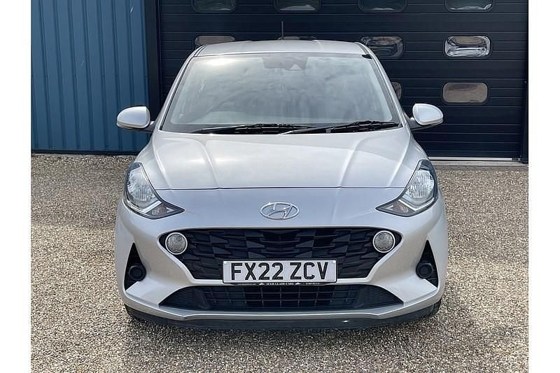 Used Hyundai i10 SE 67 HP (49 kW) 2022 Silver Hatchback