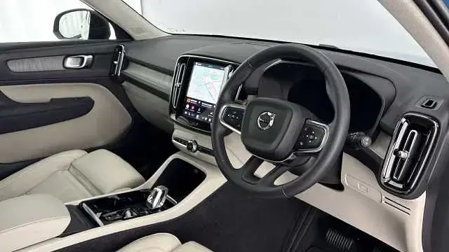Used Volvo XC40 Plus 161 HP (118 kW) 2023 SUV