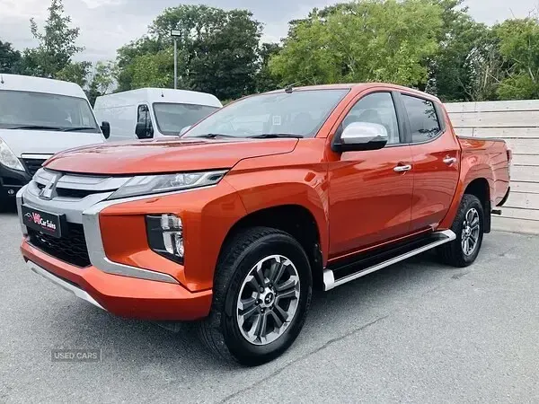 Used Mitsubishi L200 Warrior 150 HP (110 kW) 2020 Orange Pickup