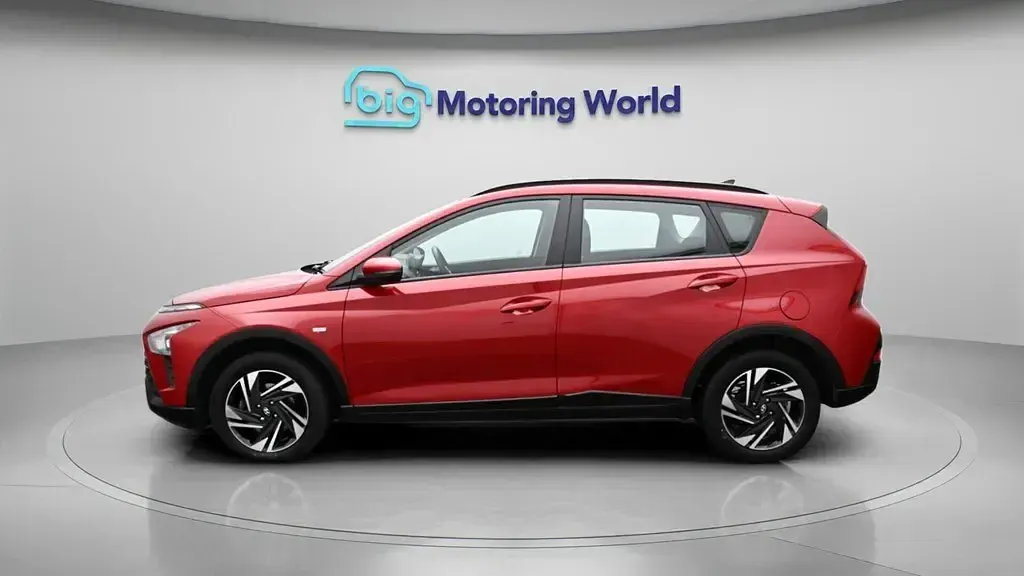 Begagnad Hyundai Bayon SE 100 HK (73 kW) 2023 Röd SUV
