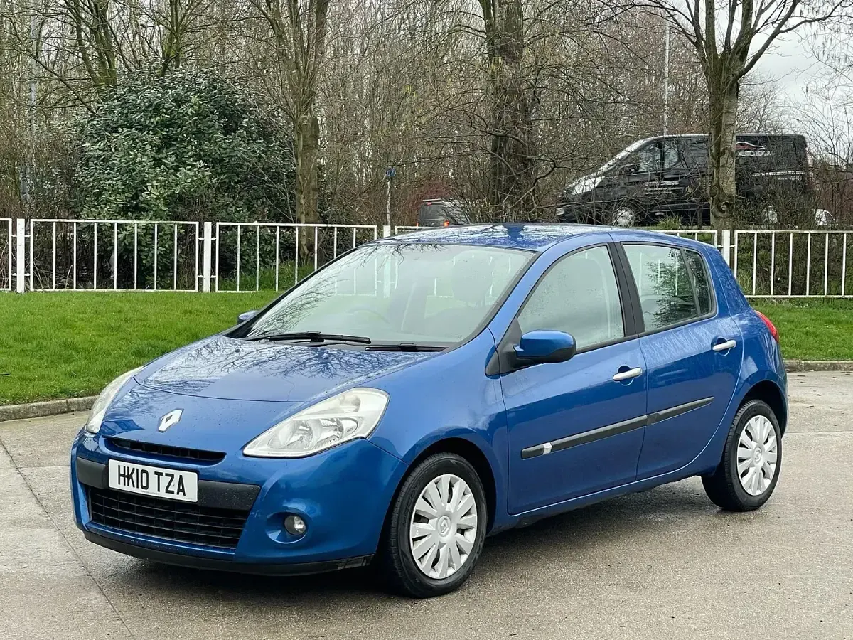 Used Renault Clio Expression 112 HP (82 kW) 2010 Blue Hatchback