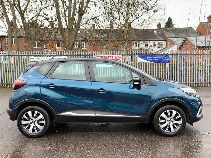 Second-hand Renault Captur Play 90 CP (66 kW) 2019 Albastru SUV