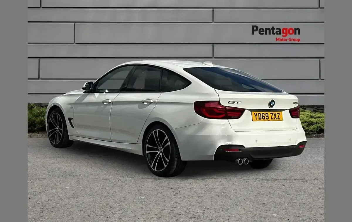 Used BMW 320 M Sport 187 HP (137 kW) 2019 White Hatchback