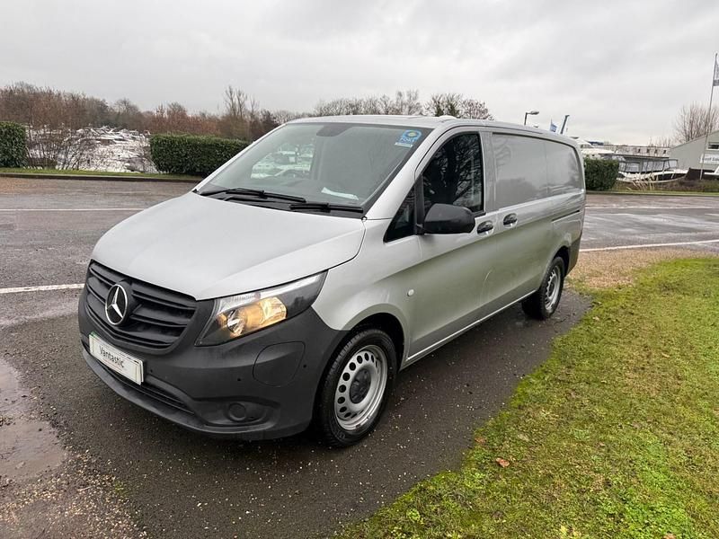 Silver Used 2022 Mercedes e-Vito Progressive MPV | £9,550 (Fair price) - Image 1/4