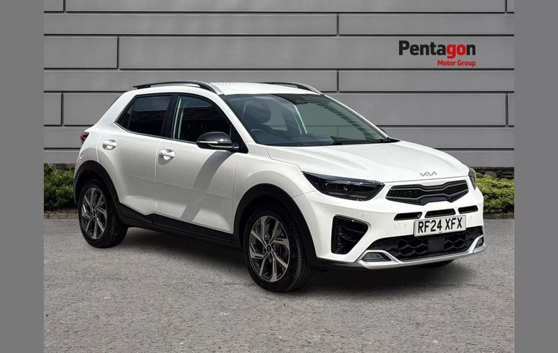 White Used 2024 Kia Stonic 4 SUV | £19,265 (Fair price) - Image 1/4