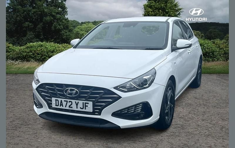 Used Hyundai i30 SE 117 HP (86 kW) 2023 White Hatchback