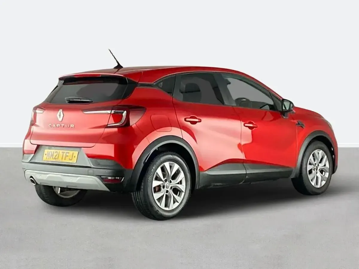 Używany Renault Captur Iconic 140 KM (102 kW) 2021 Czerwony SUV