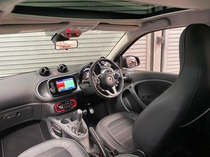 Used Smart ForFour 2016 Black Hatchback