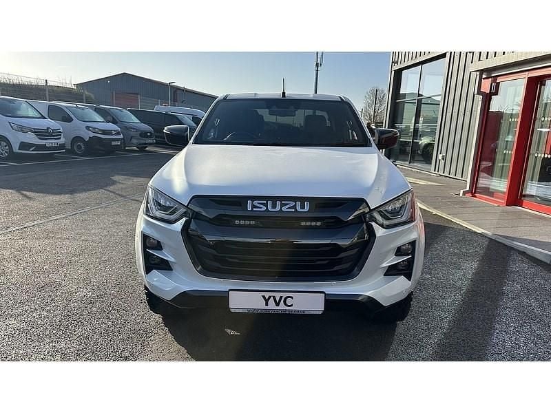 Used Isuzu D-Max 163 HP (119 kW) 2023 White Pickup