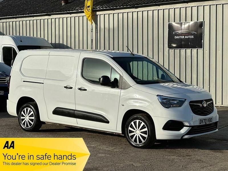 Used Vauxhall Combo Sportive 100 HP (73 kW) 2020 White MPV