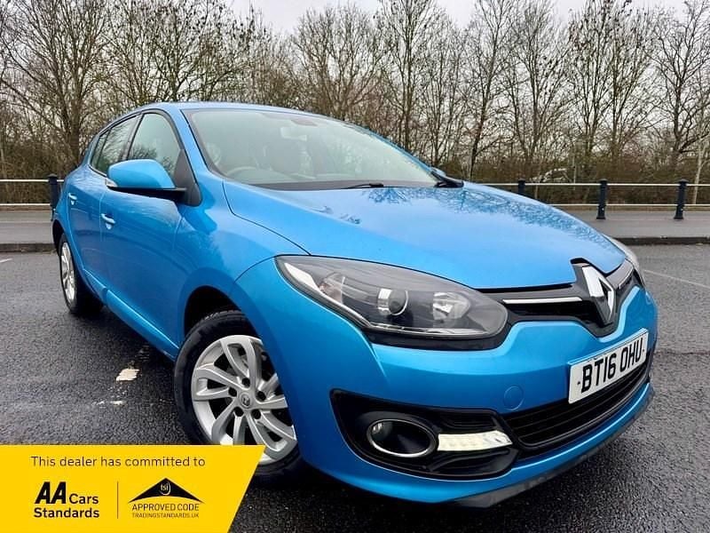 Used Renault Mégane IV Dynamique 110 HP (80 kW) 2016 Blue Hatchback