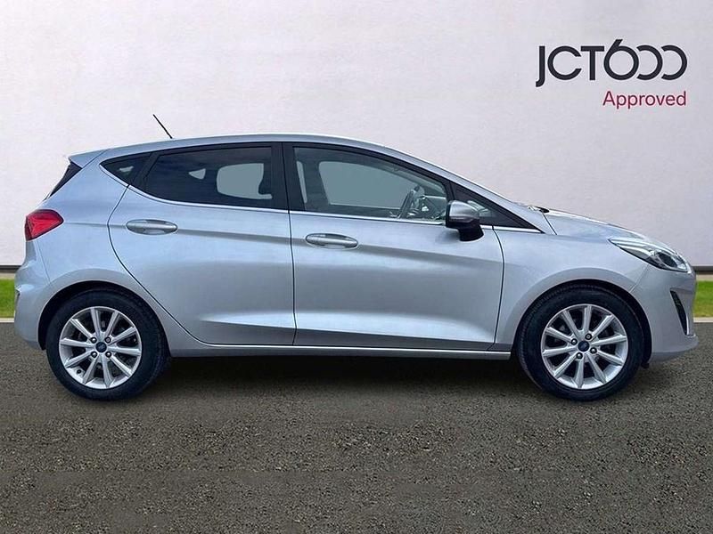 Used Ford Fiesta Titanium 123 HP (90 kW) 2018 Silver Hatchback