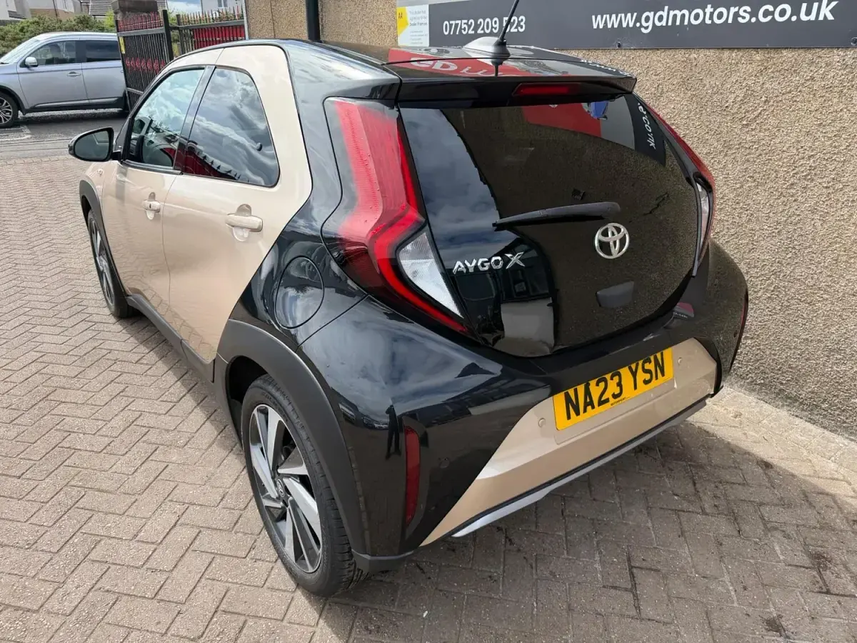 Used Toyota Aygo X 70 HP (51 kW) 2023 Beige SUV