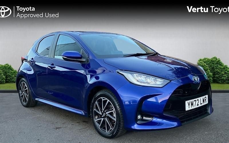 Used 2025 Toyota Yaris Hybrid Design Hatchback | £16,346 (Super price) - Image 1/4