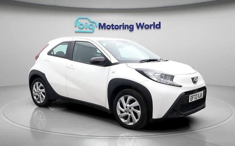Used Toyota Aygo X PURE 72 HP (52 kW) 2025 SUV