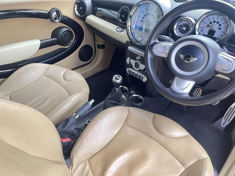 Begagnad Mini Cooper S Cabriolet 2009 Svart Cab