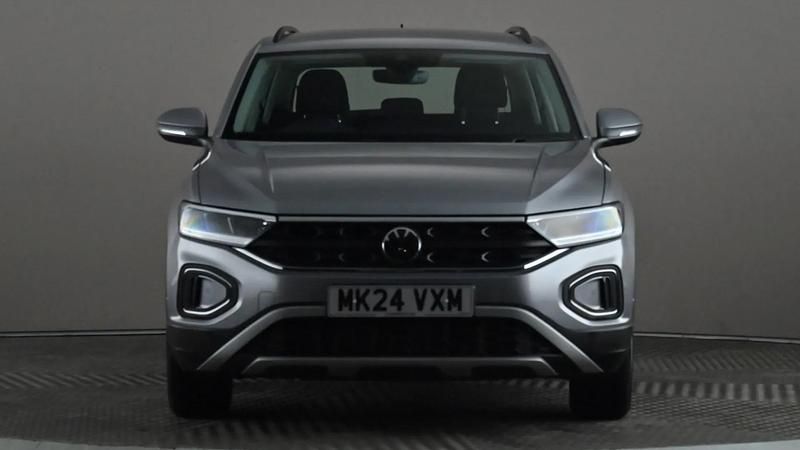 Used VW T-Roc Life 150 HP (110 kW) 2024 Silver SUV