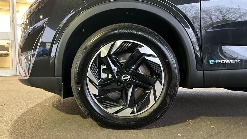 New Nissan Qashqai Acenta Premium 190 HP (139 kW) 2025 Pearl  black SUV