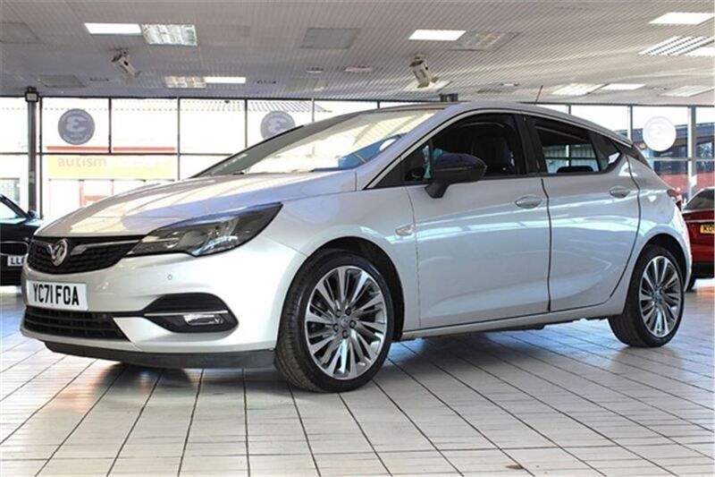 Silver Used 2021 Vauxhall Astra Edition Hatchback | £12,190 (Fair price) - Image 1/4