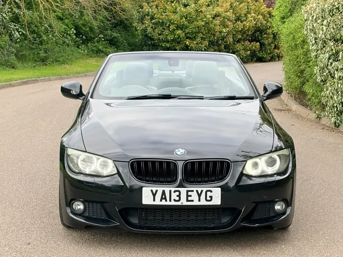 Begagnad BMW 330 Cabriolet M Sport 2013 Svart Cab