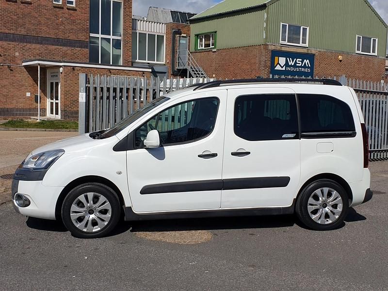 Used Citroën Berlingo XTR 90 HP (66 kW) 2015 White MPV