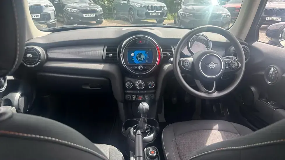 Used Mini Cooper Classic 136 HP (100 kW) 2020 Pepper white Hatchback