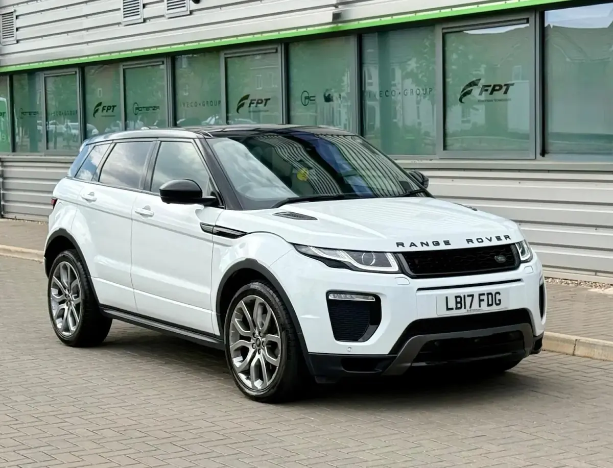 Used Land Rover Range Rover evoque HSE Dynamic 2017 White Estate