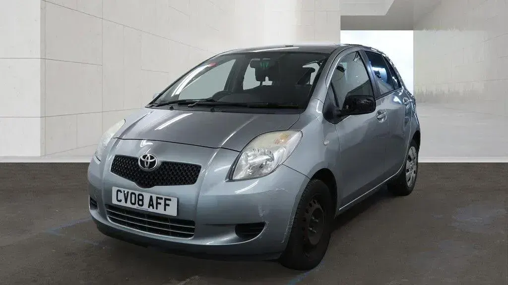 Used Toyota Yaris T3 69 HP (50 kW) 2008 Silver Hatchback