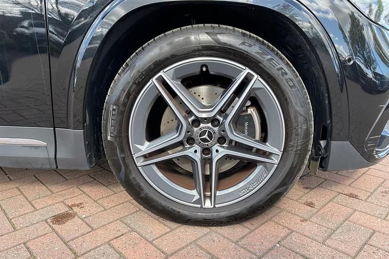 Used Mercedes GLA200 Executive 163 HP (119 kW) 2024 Black SUV