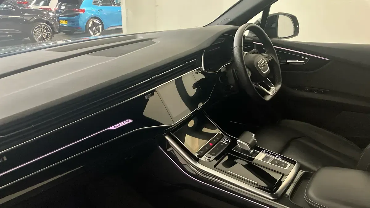 Used Audi Q7 Black Edition 340 HP (250 kW) 2022 Grey SUV